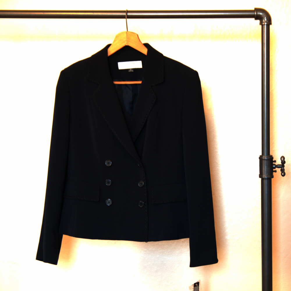 Tahari by Authur s Levine Navy Blazer